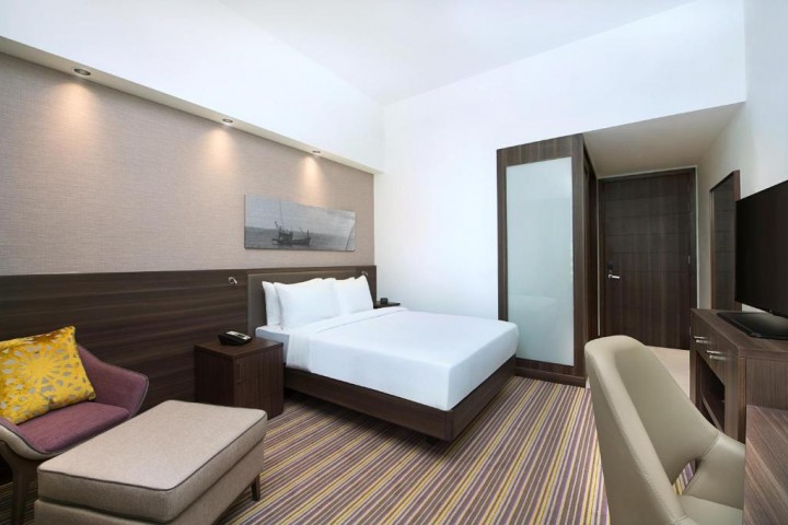 Queen Room Near Sunrise Supermarket 2 Luxury Bookings