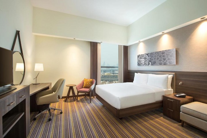 Queen Room Near Sunrise Supermarket 12 Luxury Bookings