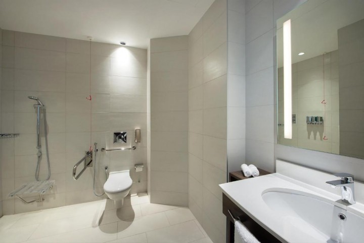 Queen Room Near Sunrise Supermarket 13 Luxury Bookings