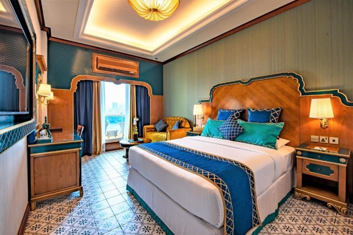 Standard Room Near Baniyas Square Metro 7 Luxury Bookings