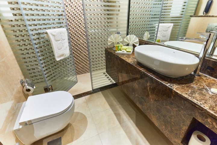 Classic Room Near Emirates MAll By Luxury Bookings 5 Luxury Bookings