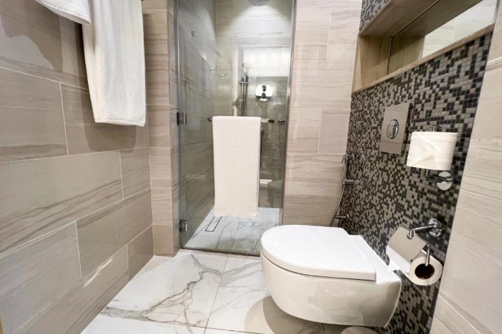 Executive Suite Near Adcb Metro By LuxuryBookings 18 Luxury Bookings