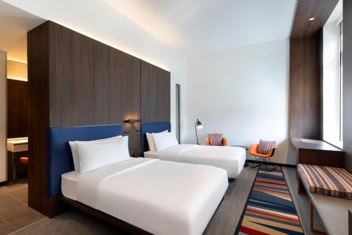 King Room Near Garhoud Complex By Luxury Bookings 4 Luxury Bookings