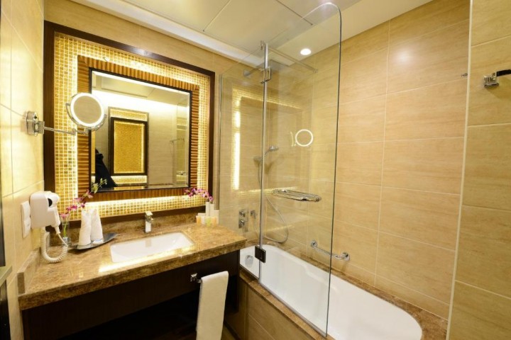 Standard Room Near Al Rigga Metro 3 Luxury Bookings