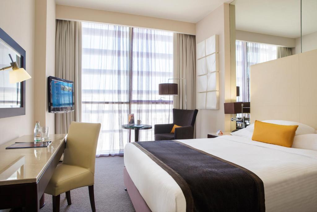 Classic Room Near Emirates Mall by Luxury Booking Luxury Bookings