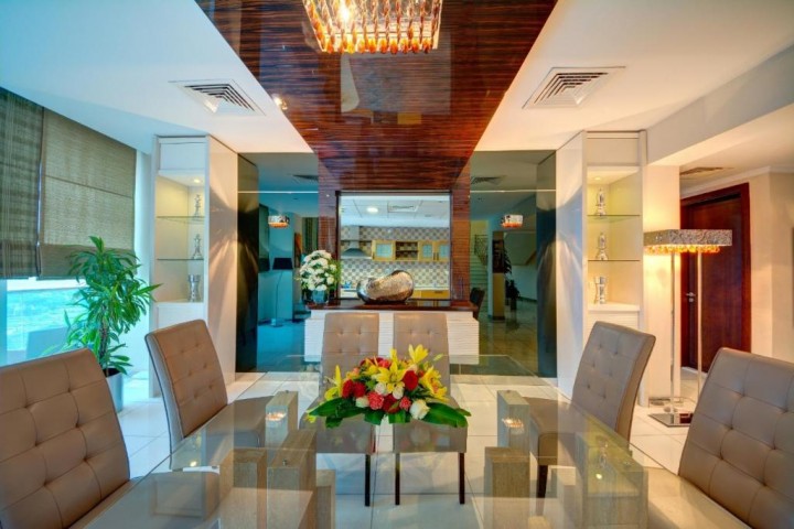 Four Bedroom Duplex Near Deira City Centre Metro 5 Luxury Bookings