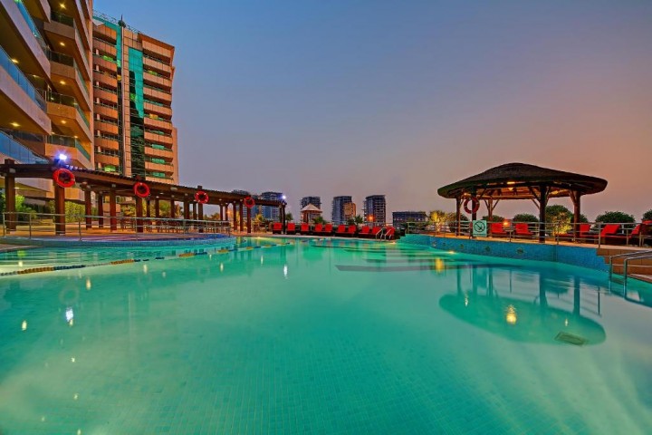 Four Bedroom Duplex Near Deira City Centre Metro 7 Luxury Bookings