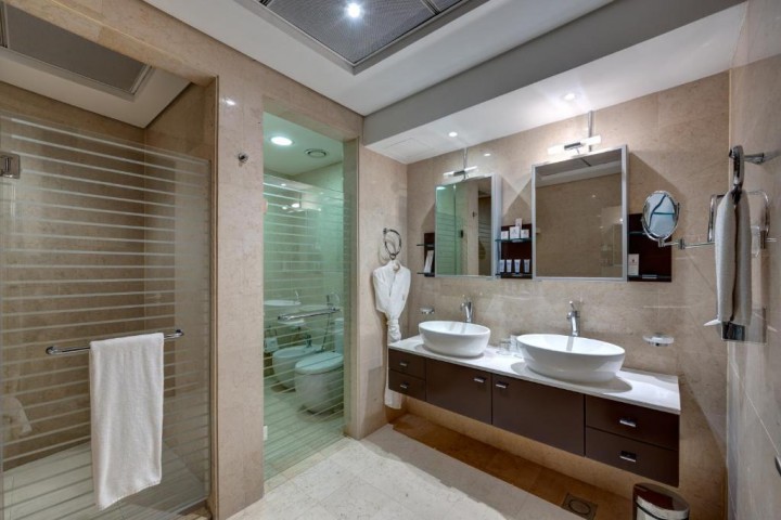 Four Bedroom Duplex Near Deira City Centre Metro 8 Luxury Bookings