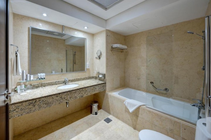 Four Bedroom Duplex Near Deira City Centre Metro 12 Luxury Bookings