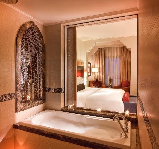 Premier Room Near Ibn Battuta Mall. 5 Luxury Bookings