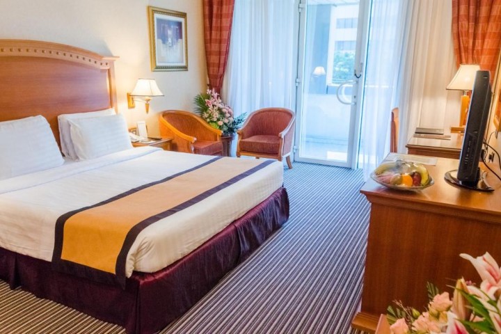 Premium Room Near Al Rigga Metro 3 Luxury Bookings