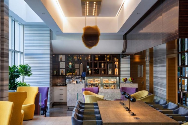 Standard King Room Near Marina Mall 14 Luxury Bookings
