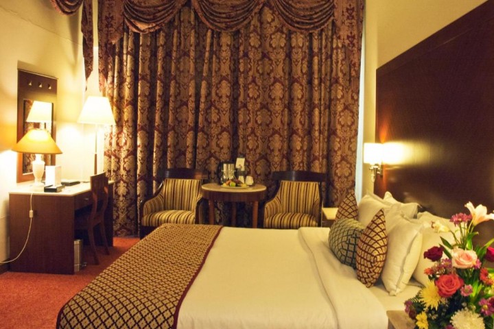 Executive Suite Near Burjuman Metro Station 13 Luxury Bookings
