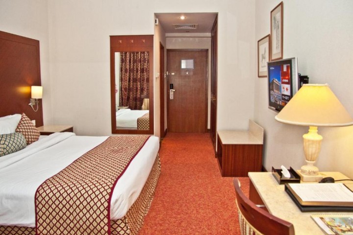 Executive Suite Near Burjuman Metro Station 29 Luxury Bookings