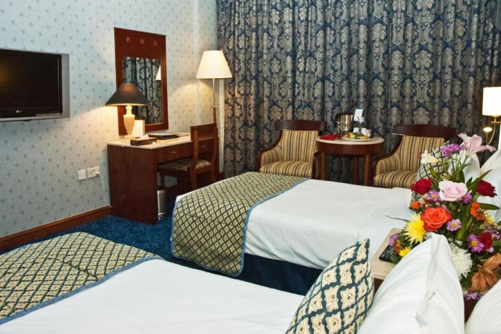 Executive Suite Near Burjuman Metro Station 32 Luxury Bookings