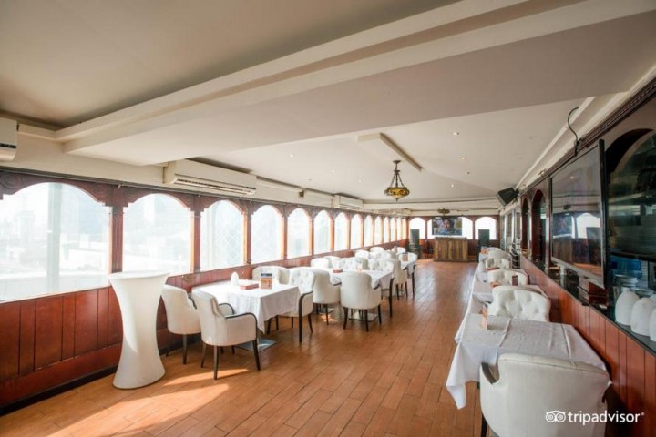 Executive Suite Near Burjuman Metro Station 34 Luxury Bookings
