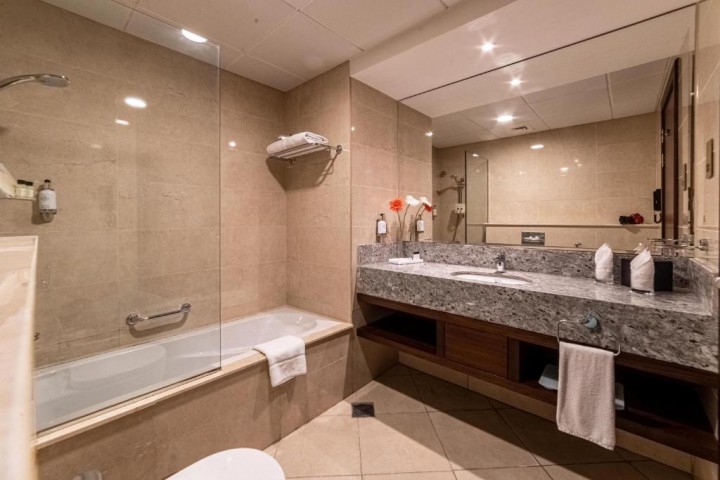 Studio Apartment near Al Jaddaf Metro 1 Luxury Bookings