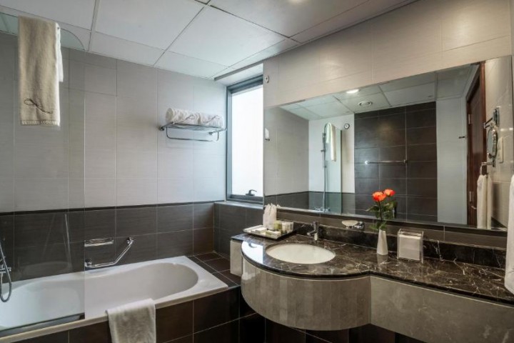 One Bedroom Apartment in Dubai Marina 7 Luxury Bookings