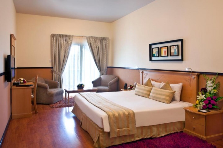 Classic Room Near Baniyas Metro By Luxury Bookings 0 Luxury Bookings
