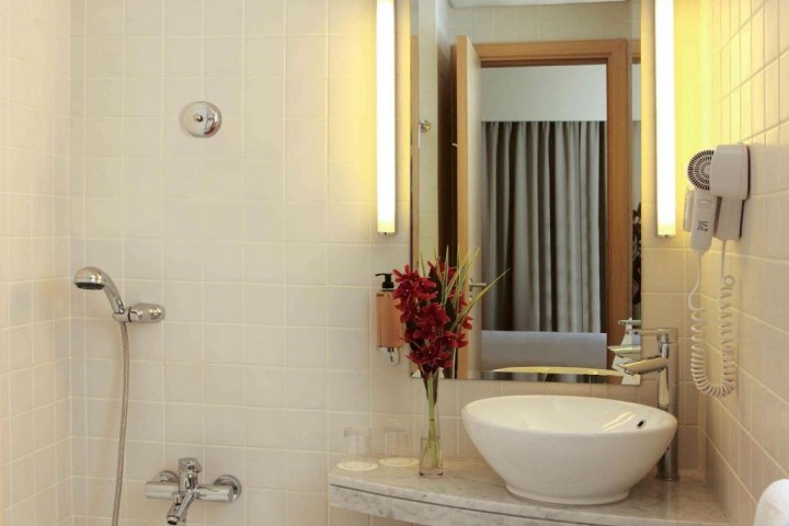 Suite Room Near Mall Of Emirates. 7 Luxury Bookings
