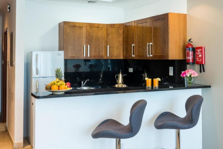 One Bedroom Apartment Near Marina 4 Luxury Bookings