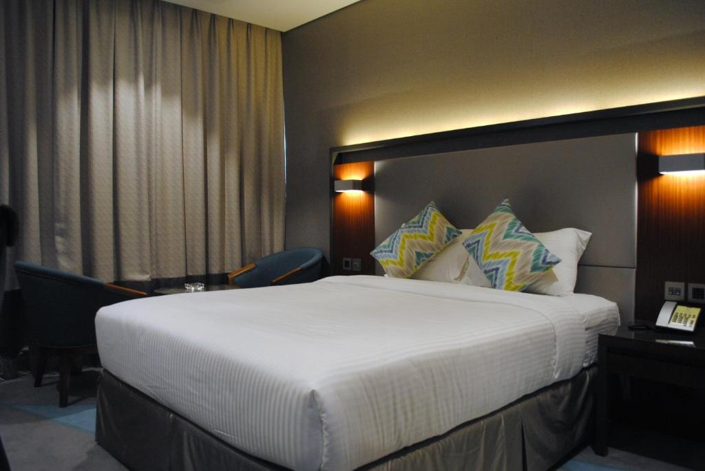 Standard Room Near Al Rigga Metro Station Luxury Bookings