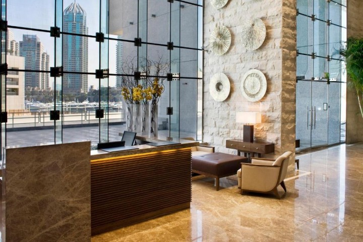 Deluxe Three Bedroom Apartment In Marina 5 Luxury Bookings