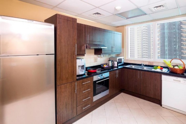 Deluxe Three Bedroom Apartment In Marina 7 Luxury Bookings