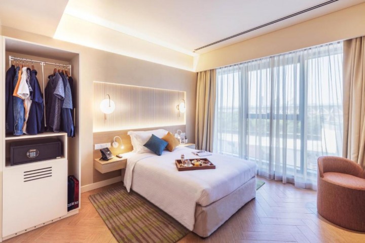 Deluxe Room At Dubai Creek In Jaddaf 11 Luxury Bookings