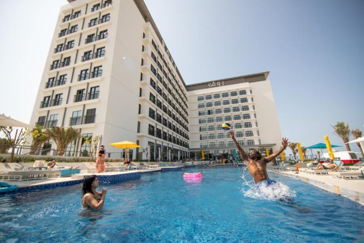 King Room At LA Mer Beach By Luxury Bookings 16 Luxury Bookings