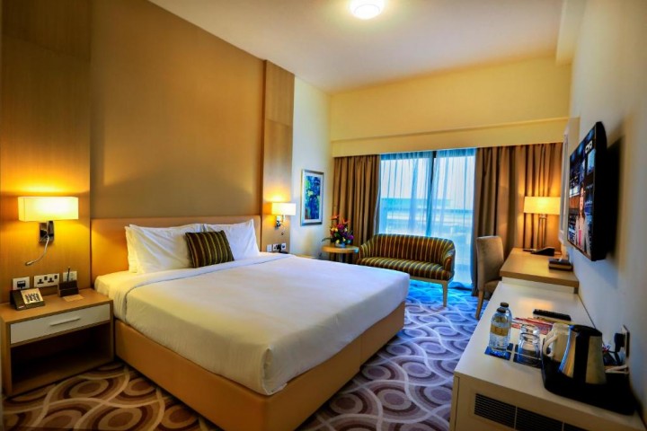 Two Bedroom Family Room Near Umm Al Shief Metro 0 Luxury Bookings