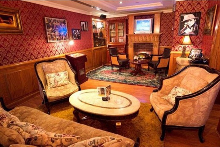 Classic Room Near Dubai Museum 4 Luxury Bookings