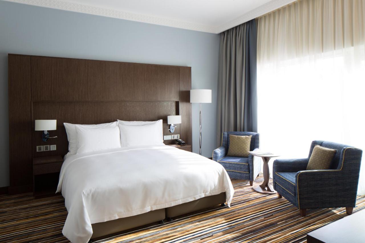 Luxury Deluxe  Room Next To Internet Metro Luxury Bookings