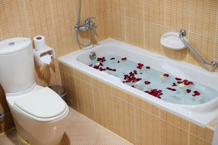Standard Two Bedroom Apartment Near ADCB Metro Ab 4 Luxury Bookings