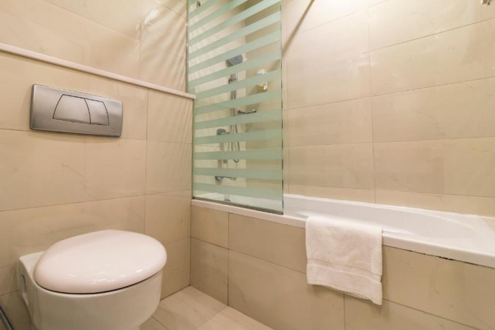 Double Room Near Mall Of Emirates 4 Luxury Bookings