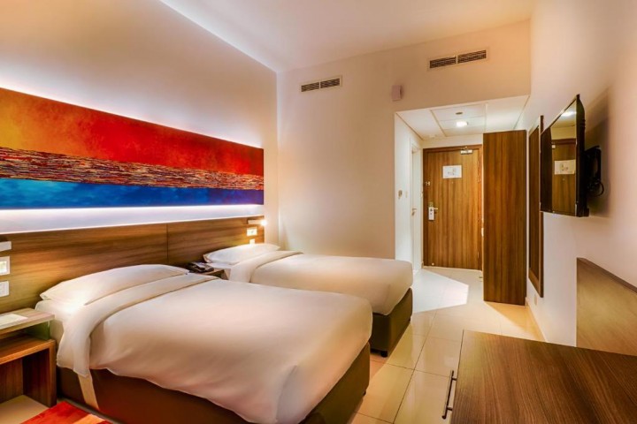 Double Room Near Mall Of Emirates 14 Luxury Bookings