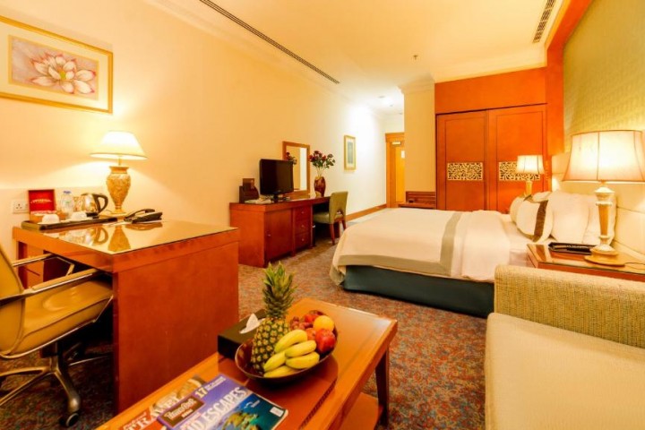 Superior Room Near Mall Of Emirates 2 Luxury Bookings
