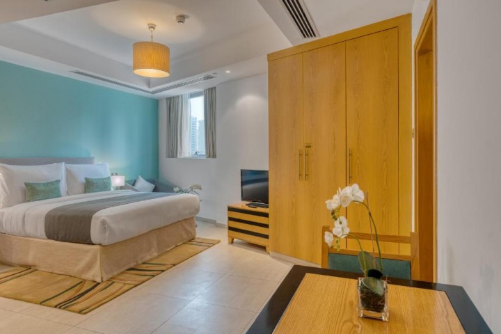 Classic one Bedroom Near Carrefour Tecom 8 Luxury Bookings