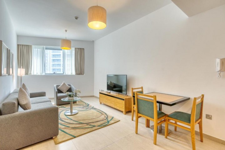 Classic one Bedroom Near Carrefour Tecom 11 Luxury Bookings