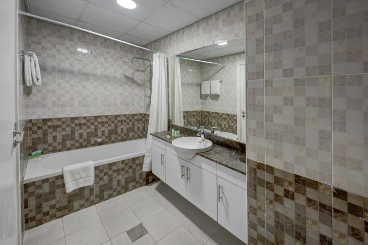 Studio Apartment Near Dunes Village Dip. 2 Luxury Bookings