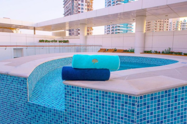 Studio Apartment In Dubai Marina Near Fresh &Care 9 Luxury Bookings