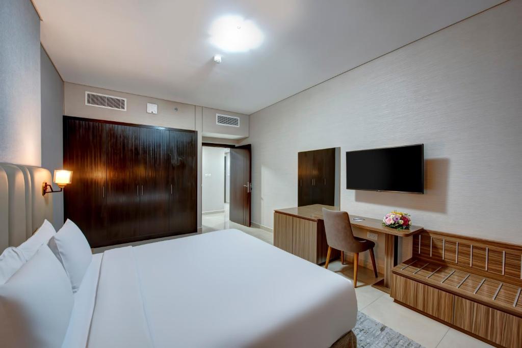 One Bedroom Apartment In Marina By Luxury Bookings Luxury Bookings