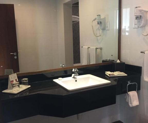 Suite Room Near Abu Dhabi Corniche 7 Luxury Bookings