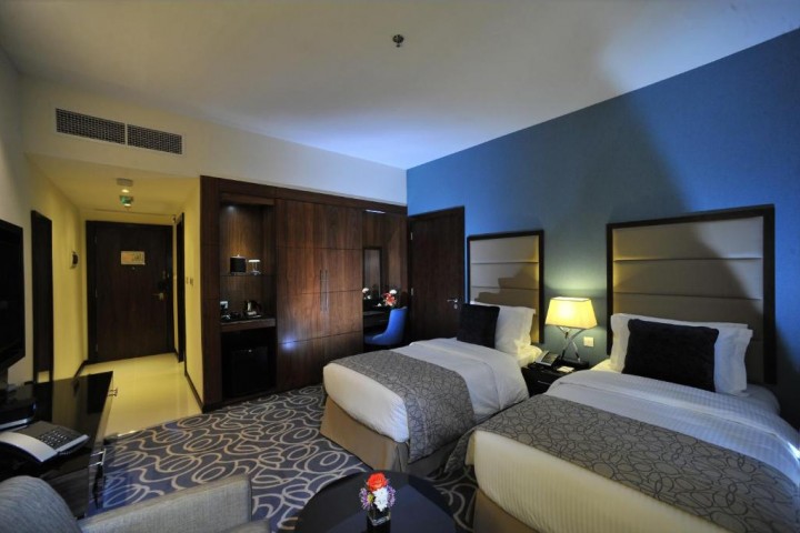 Suite Room Near Abu Dhabi Corniche 4 Luxury Bookings