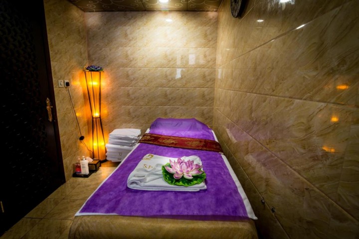 Deluxe 1 Bedroom Suite Near Abu Dhabi Public Beach 7 Luxury Bookings
