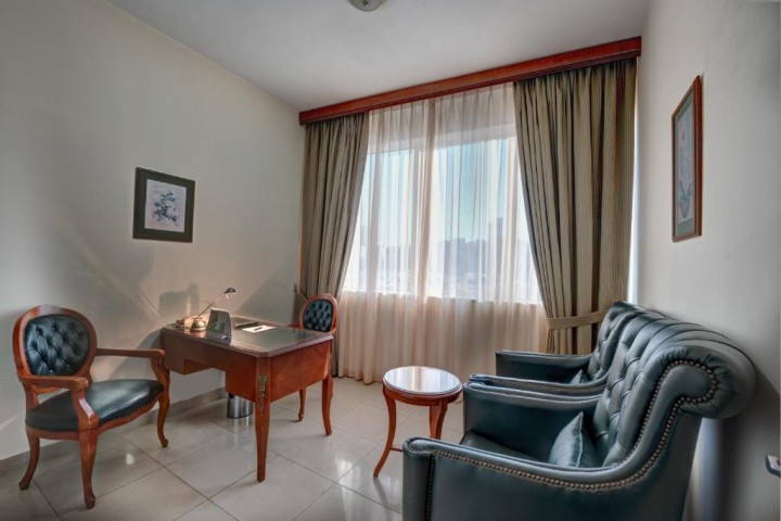 Deluxe One Bedroom Apartment Near Grand Emirates 5 Luxury Bookings