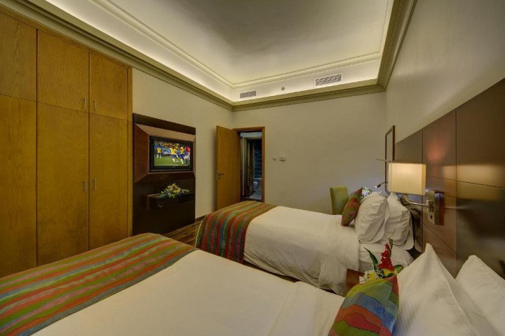 Two Bedroom Apartment Near Pak Darbar Restaurant 2 Luxury Bookings