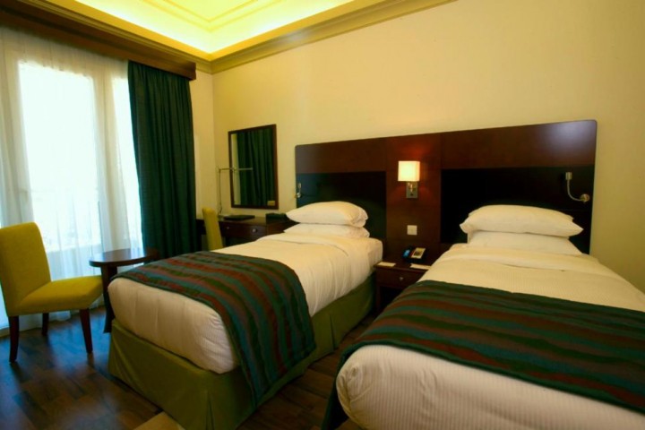 Two Bedroom Apartment Near Pak Darbar Restaurant 15 Luxury Bookings