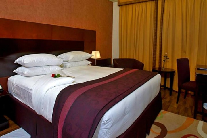 One Bedroom Apartment Near Pak Darbar Restaurant 0 Luxury Bookings