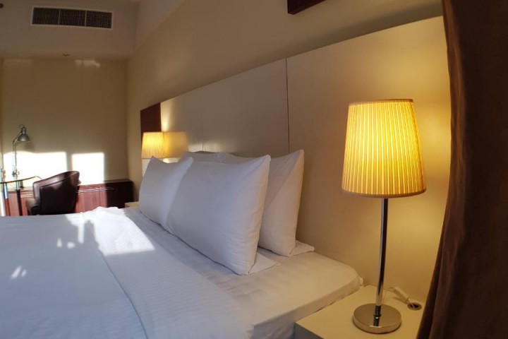 Superior King Room Near Abu Dhabi Mall 9 Luxury Bookings